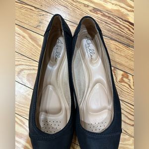 Abella true comfort flats